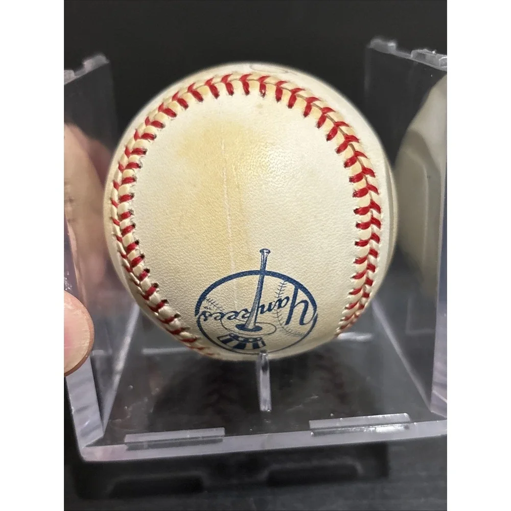 2 Autographed Balls 1 Derek Jeter & 1 Jason Giambi 2000 World Series *NO COA*